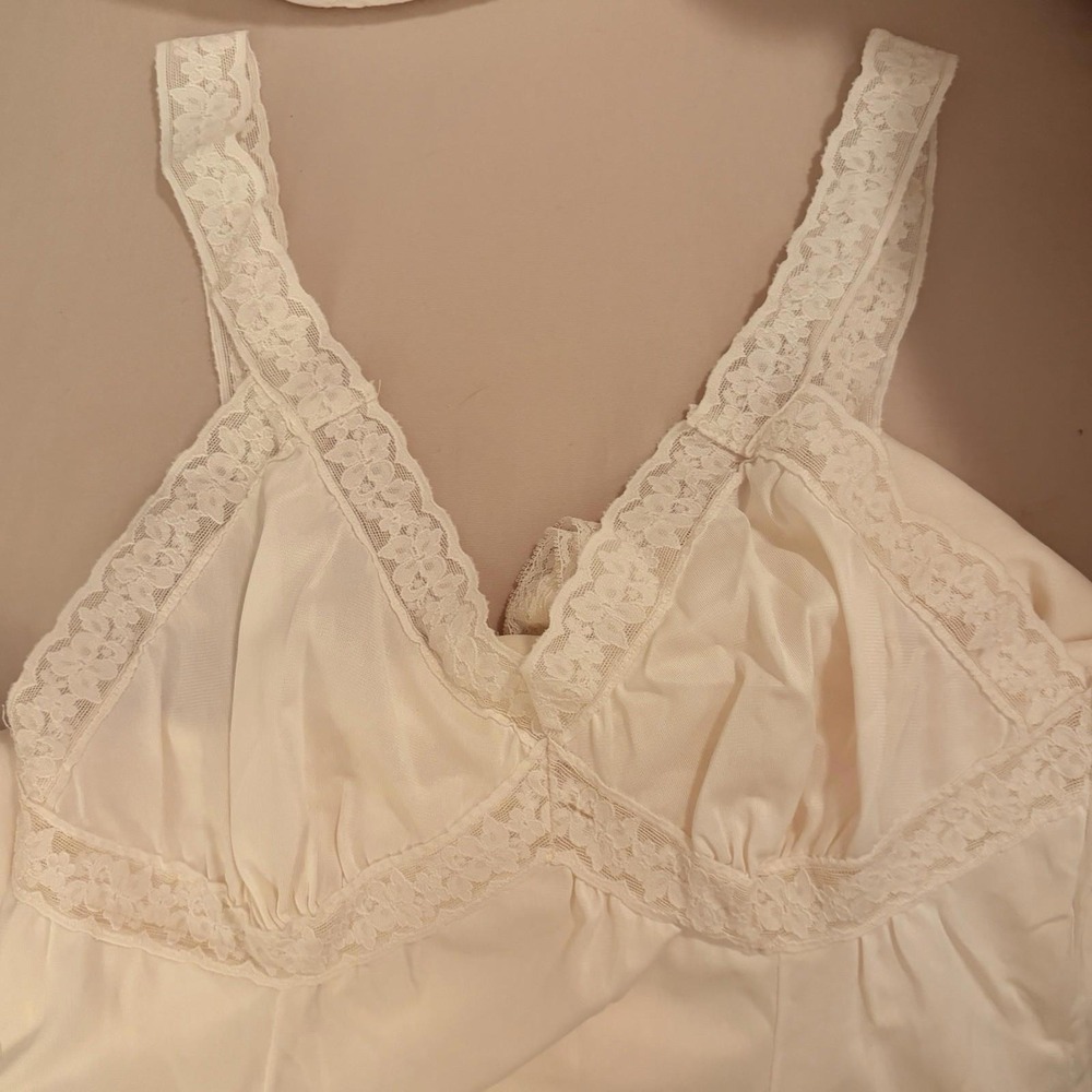 Vintage Ivory Lace Slip Dress Chemise Nightgown 100% Nylon Size 36/14